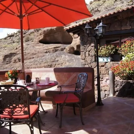 Schlafen In Einer Vulkanischen Hoehle By Interhome Дом отдыха