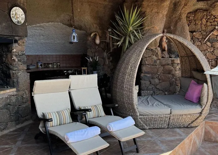 Schlafen In Einer Vulkanischen Hoehle By Interhome * Тиас