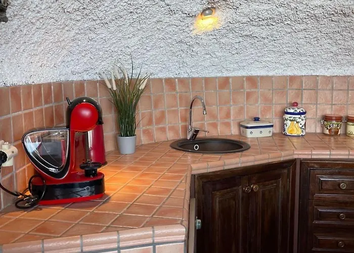 Schlafen In Einer Vulkanischen Hoehle By Interhome Тиас