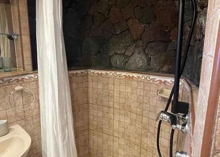 Schlafen In Einer Vulkanischen Hoehle By Interhome * Тиас