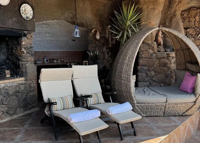 Дом отдыха Schlafen In Einer Vulkanischen Hoehle By Interhome Тиас