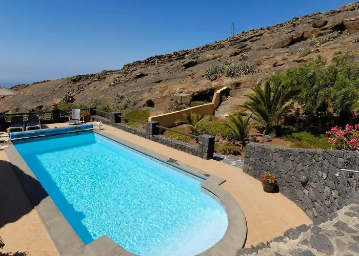 Schlafen In Einer Vulkanischen Hoehle By Interhome