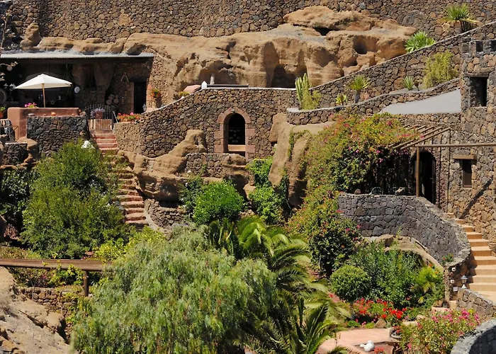 Schlafen In Einer Vulkanischen Hoehle By Interhome Дом отдыха