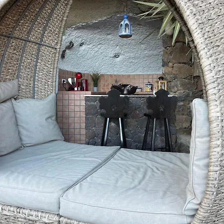 Dom wakacyjny Schlafen In Einer Vulkanischen Hoehle By Interhome
