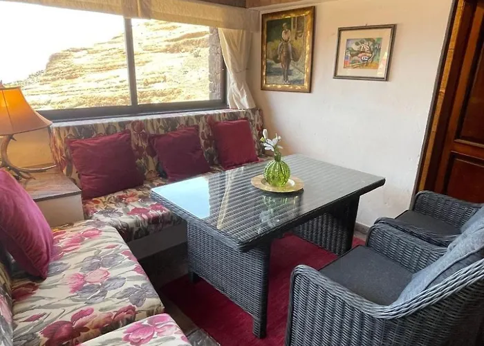 Schlafen In Einer Vulkanischen Hoehle By Interhome Nyaraló