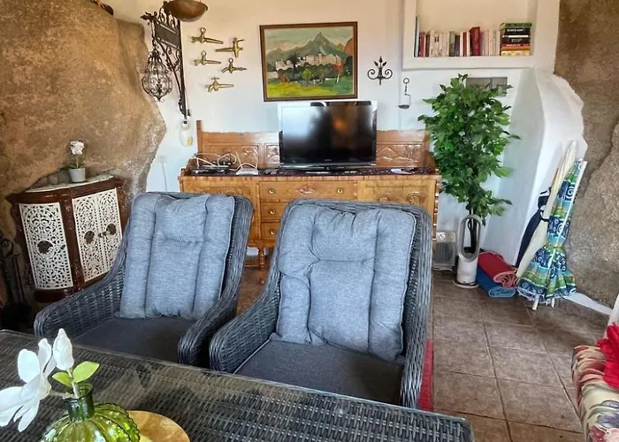 Schlafen In Einer Vulkanischen Hoehle By Interhome * Tías