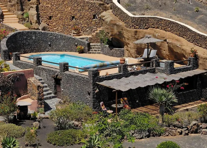 Schlafen In Einer Vulkanischen Hoehle By Interhome Nyaraló