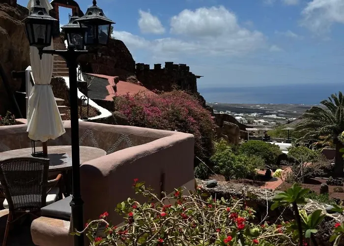 Schlafen In Einer Vulkanischen Hoehle By Interhome Nyaraló