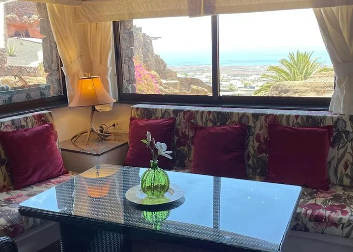 Schlafen In Einer Vulkanischen Hoehle By Interhome *