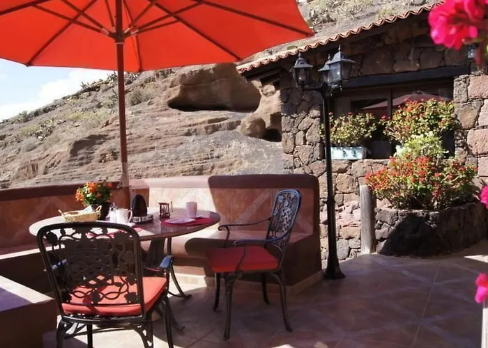 Schlafen In Einer Vulkanischen Hoehle By Interhome 別荘