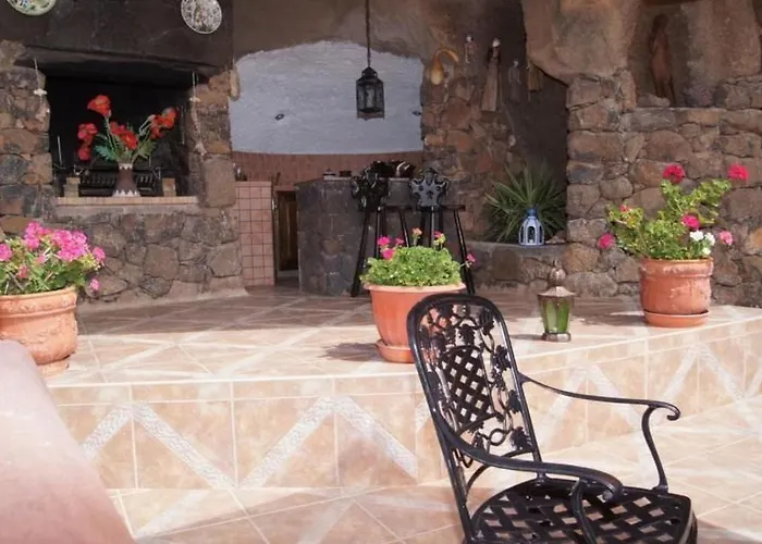 Schlafen In Einer Vulkanischen Hoehle By Interhome