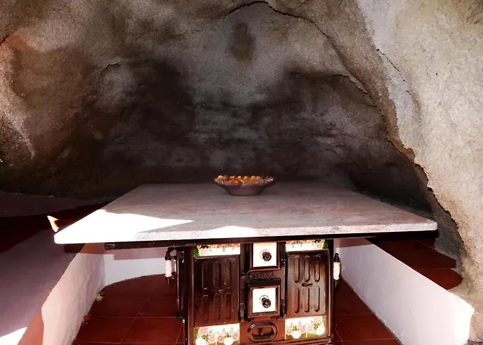 別荘 Schlafen In Einer Vulkanischen Hoehle By Interhome ティアス