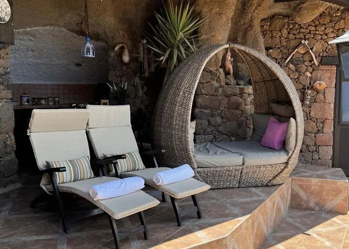 Schlafen In Einer Vulkanischen Hoehle By Interhome 別荘